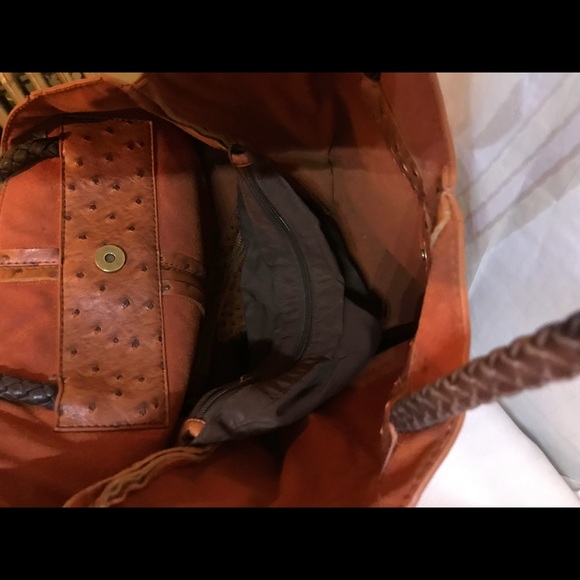 Textured Pocketbook - Picture 4 of 8